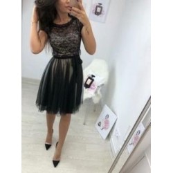 Красива рокля с ефирна дантела